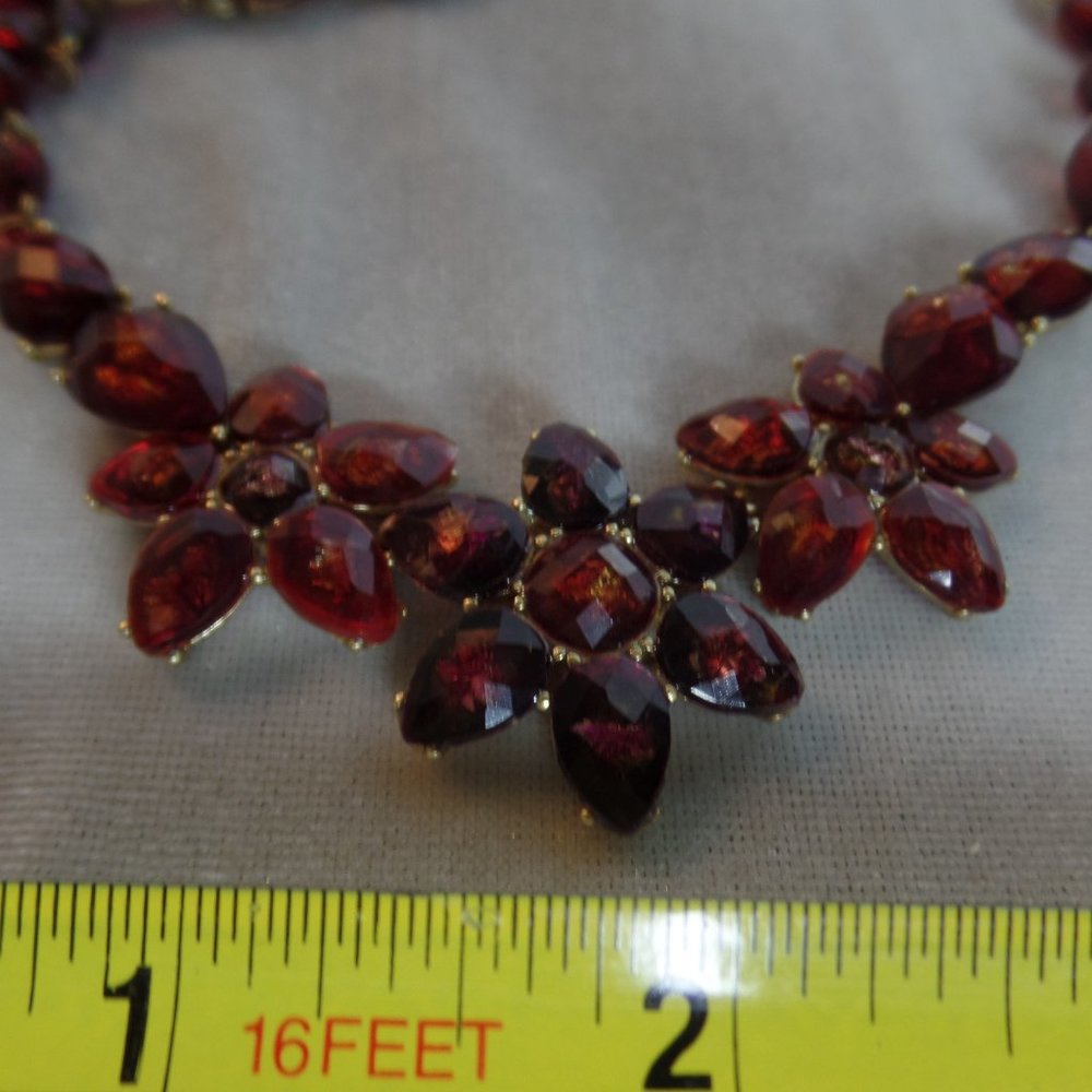 Liz Clairborne Floral Red Stones Necklace Goldtone - Picture 11 of 14